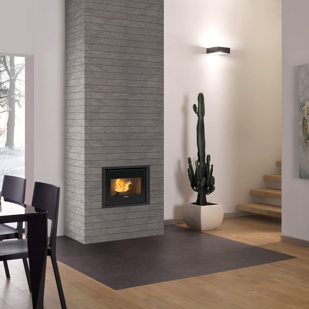 Extraflame Pellet-Kamineinsatz COMFORT P70 H49 5.0 Ambientebild | Klimaworld.com