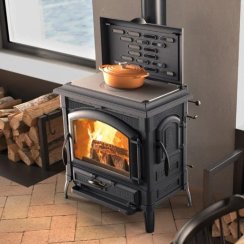 La Nordica Kaminofen Holzofen ISOTTA CON CERCHI.16 Ambientebild | Klimaworld.com