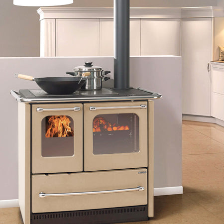 La Nordica Holzherd SOVRANA EASY EVO 2.0 Ambientebild | Klimaworld.com