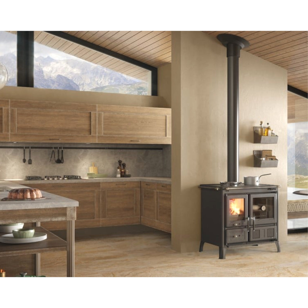 La Nordica Holzherd GARDENIA 5.0 STEEL Ambientebild | Klimaworld.com