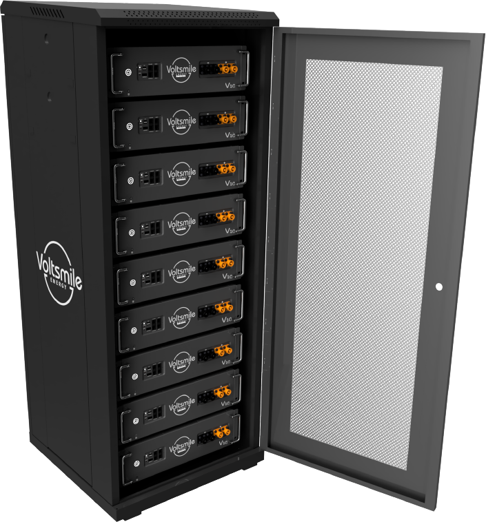 schwarzer Volsmile Batterieschrank, dargestellt mit Maximalanzahl von 9 Batterien und geoeffneter Tuer | Klimaworld.com