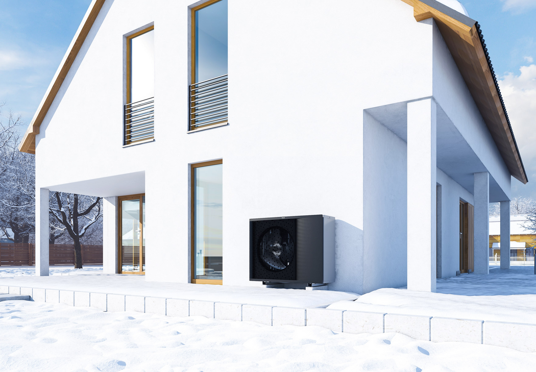 Daikin Wärmepumpe vor dem Haus