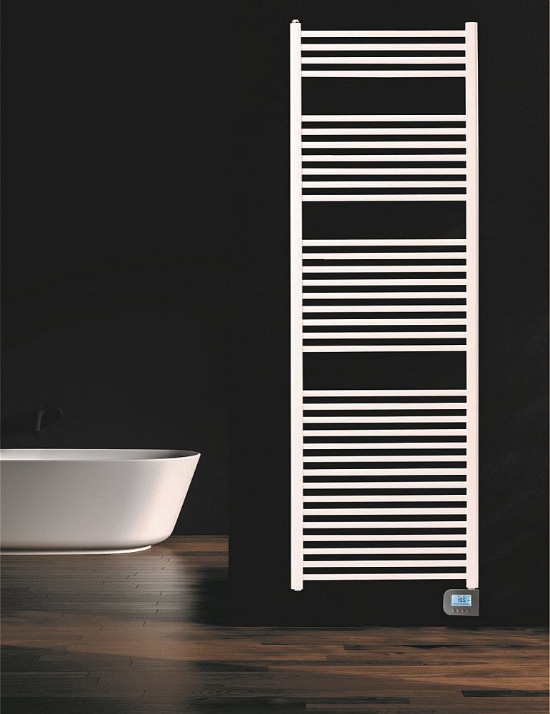 HM elektrischer Badheizkoerper Thetis E | Ambientebild Bad dunkel | 1200x500 mm | 500 Watt | www.klimaworld.com