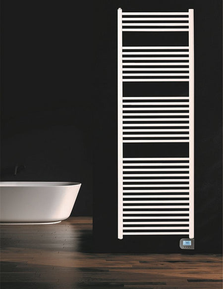HM elektrischer Badheizkoerper Thetis E | Ambientebild Bad dunkel | 1500x500 mm | 600 Watt | www.klimaworld.com