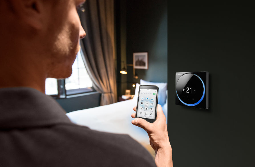 Ambientebild - Madoka schwarz