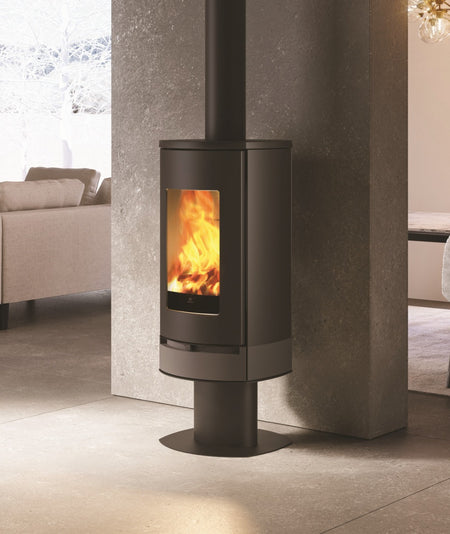 Edilkamin luftgeführter Kaminofen Code J Evo mit 8,1 kW Feuerraum Guss | mit Stahlkorpus in grau, Ambiente nah | Klimaworld.com