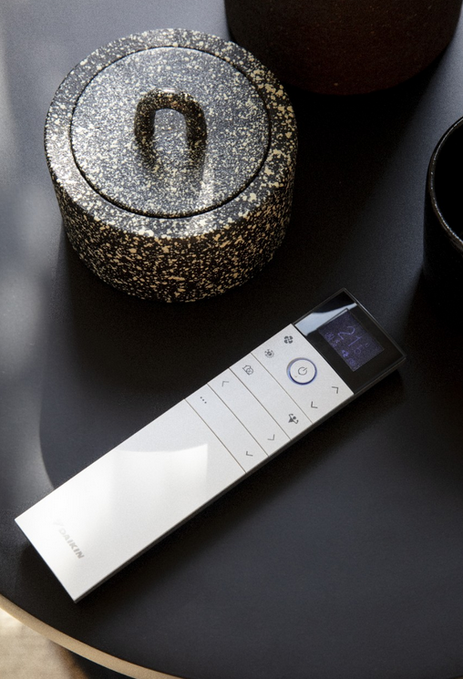 Daikin Emura 3 Fernbedienung mit Wandhalterung | klimaworld.com