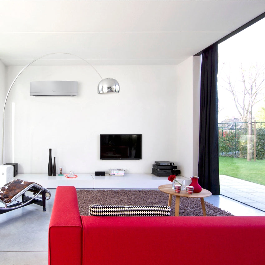 Daikin Emura R-32 Wandgerät silber FTXJ35MS Ambientebild