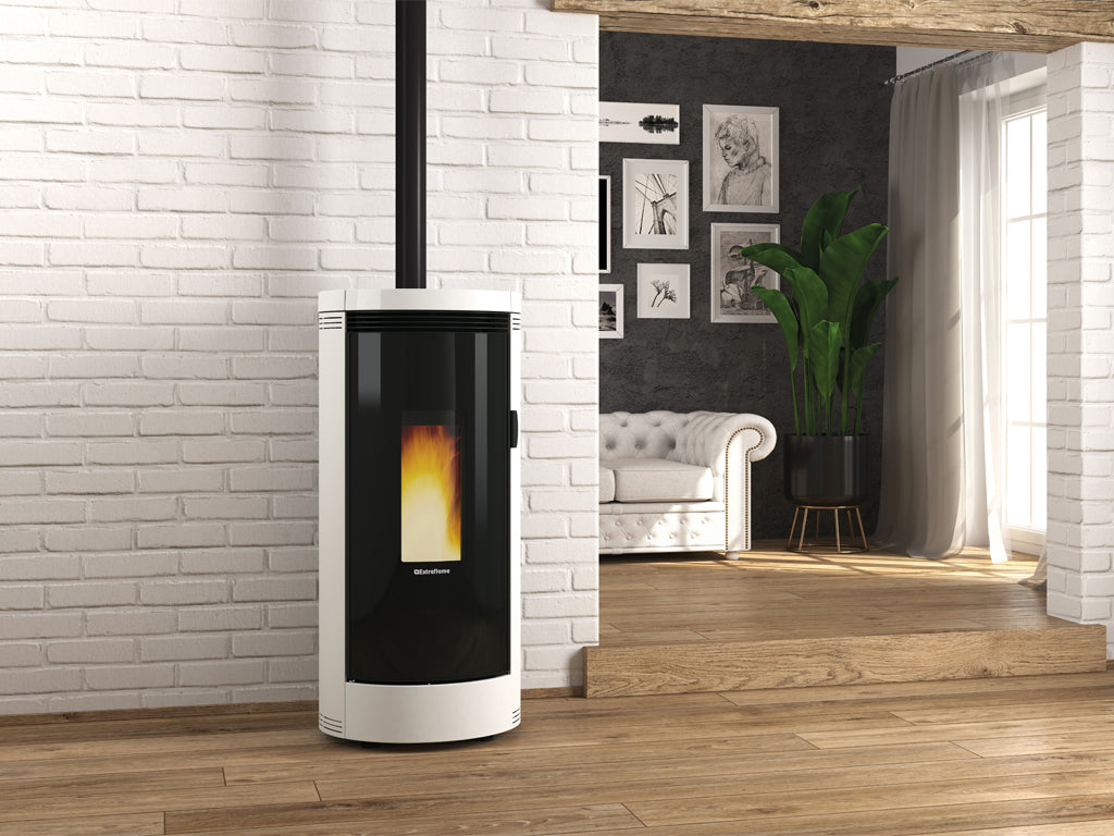 Extraflame Pelletofen Debby in weiß Ambientebild