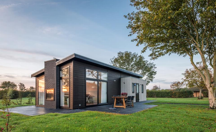 Douglas - Ansicht von Außen