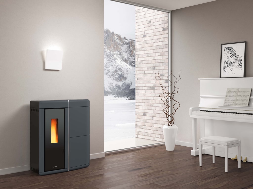 Extraflame Pelletofen Evelyne Idro 2.0 grau Ambientebild