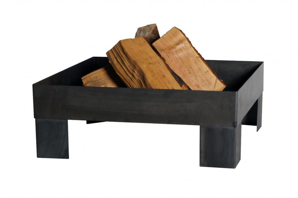 Gardener viereckige Feuerschale auf vier Füßen TF-FS 105-1 aus Rohstahl // Klimaworld.com