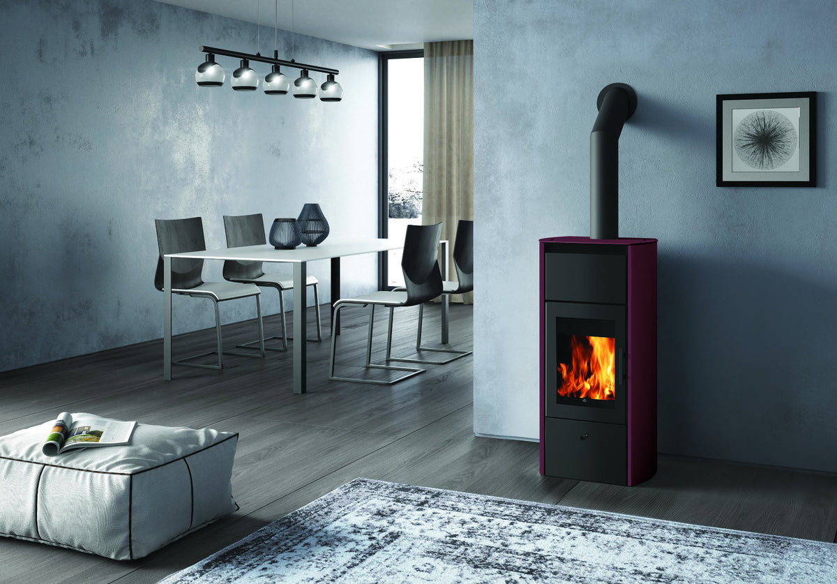 Edilkamin Kaminofen Flamma 14 Stahl Bordeaux Ambiente | klimaworld.com