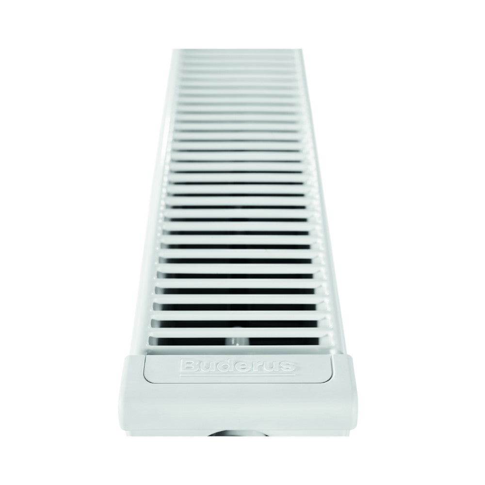 Weisser Flachheizkoerper VC-Profil mit Abdeckgitter und Buderus Logo, Frontansicht | klimaworld.com