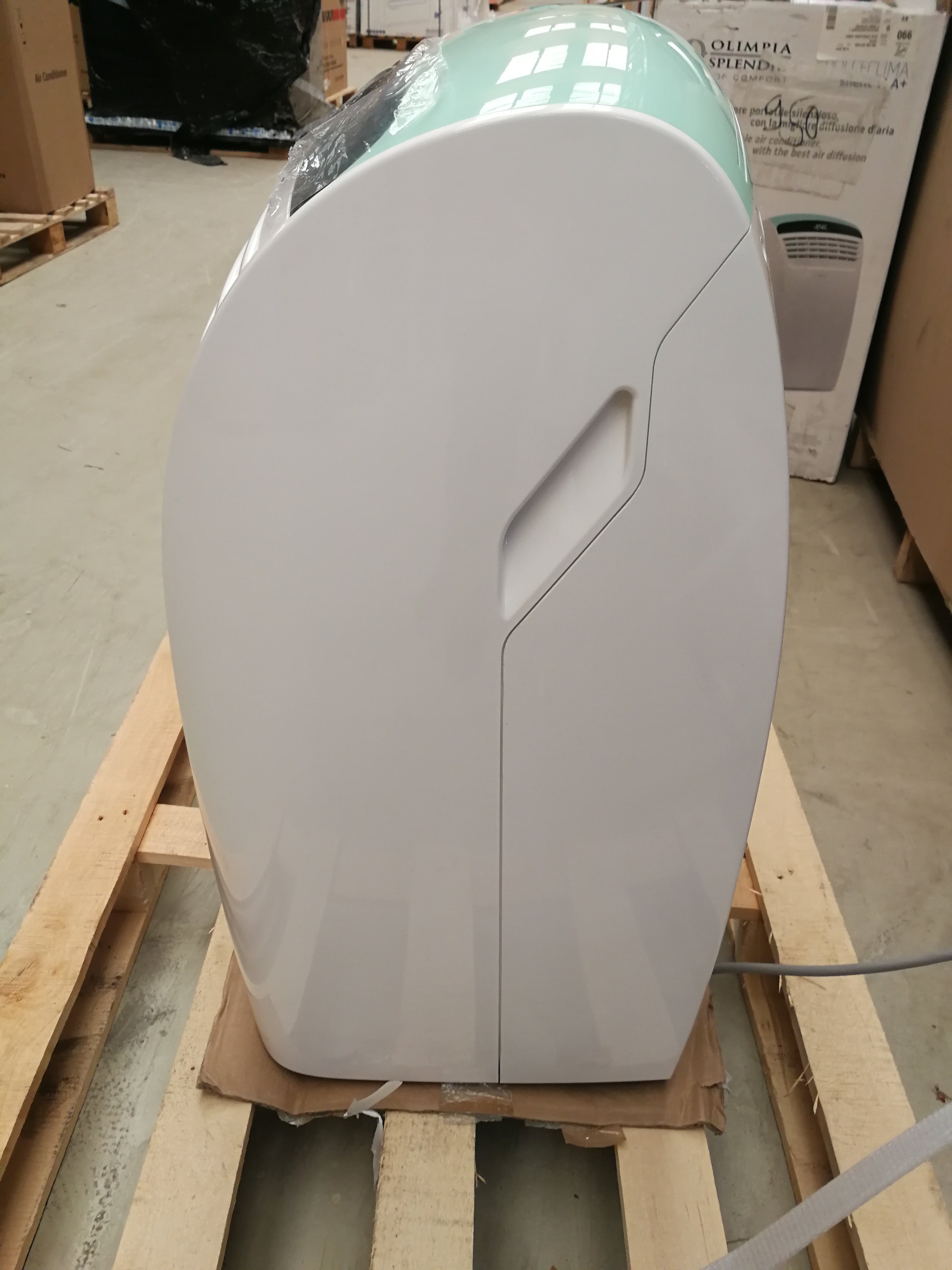 Mobiles Klimagerät DOLCECLIMA silent 11A+ | 2,6 kW | 11000 BTU | B-Ware