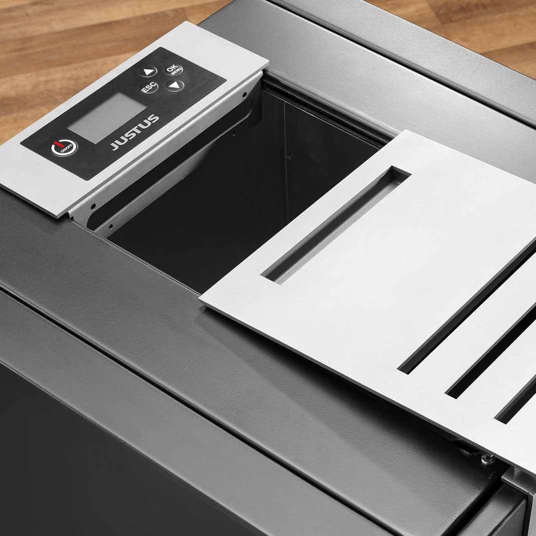 Großer Pellettank mit Schiebeabdeckung