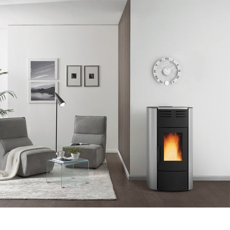 Extraflame Pelletofen Raffaella Idro H silber Ambiente