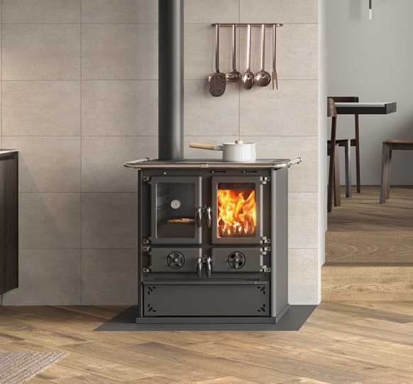 Holzherd La Nordica Rosetta Sinistra 5.0 Stahl Schwarz Ambiente | Klimaworld.com