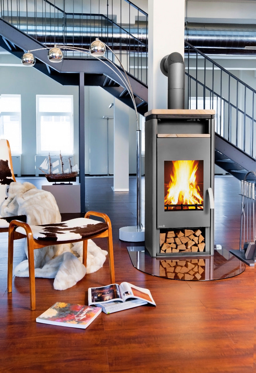 Wamsler Kaminofen Orpheus mit Warmhaltefach Sandstein Ambiente | Klimaworld.com